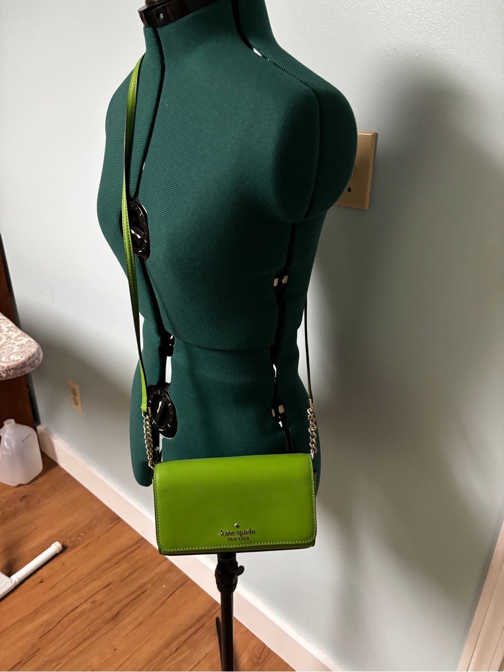 kate spade Green Leather Crossbody with Gold Logo - Picture 3 of 5